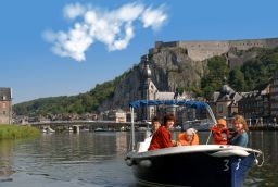 <p>Dinant Evasion: Bateaux sans permis</p> in Province of Namur